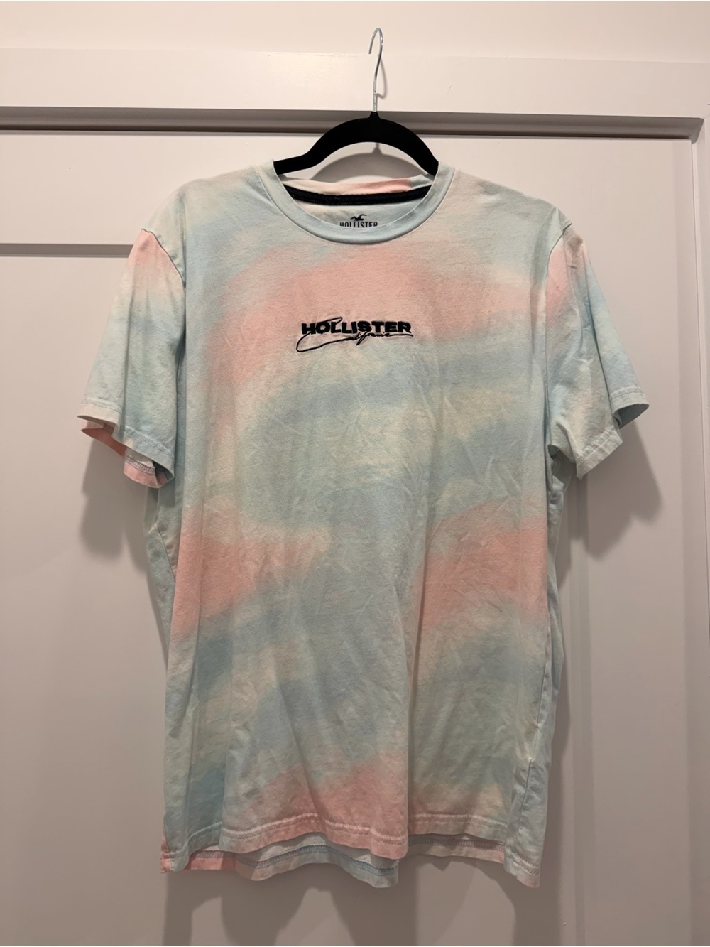 Hollister Pastel Tie-Dye Short Sleeve Crew Tee in Light Blue & Pink